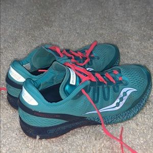 Saucony Running shoes Everun